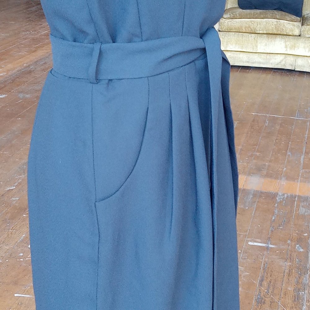 Elegant Navy Sleeveless Wrap Dress - Picture 6 of 12